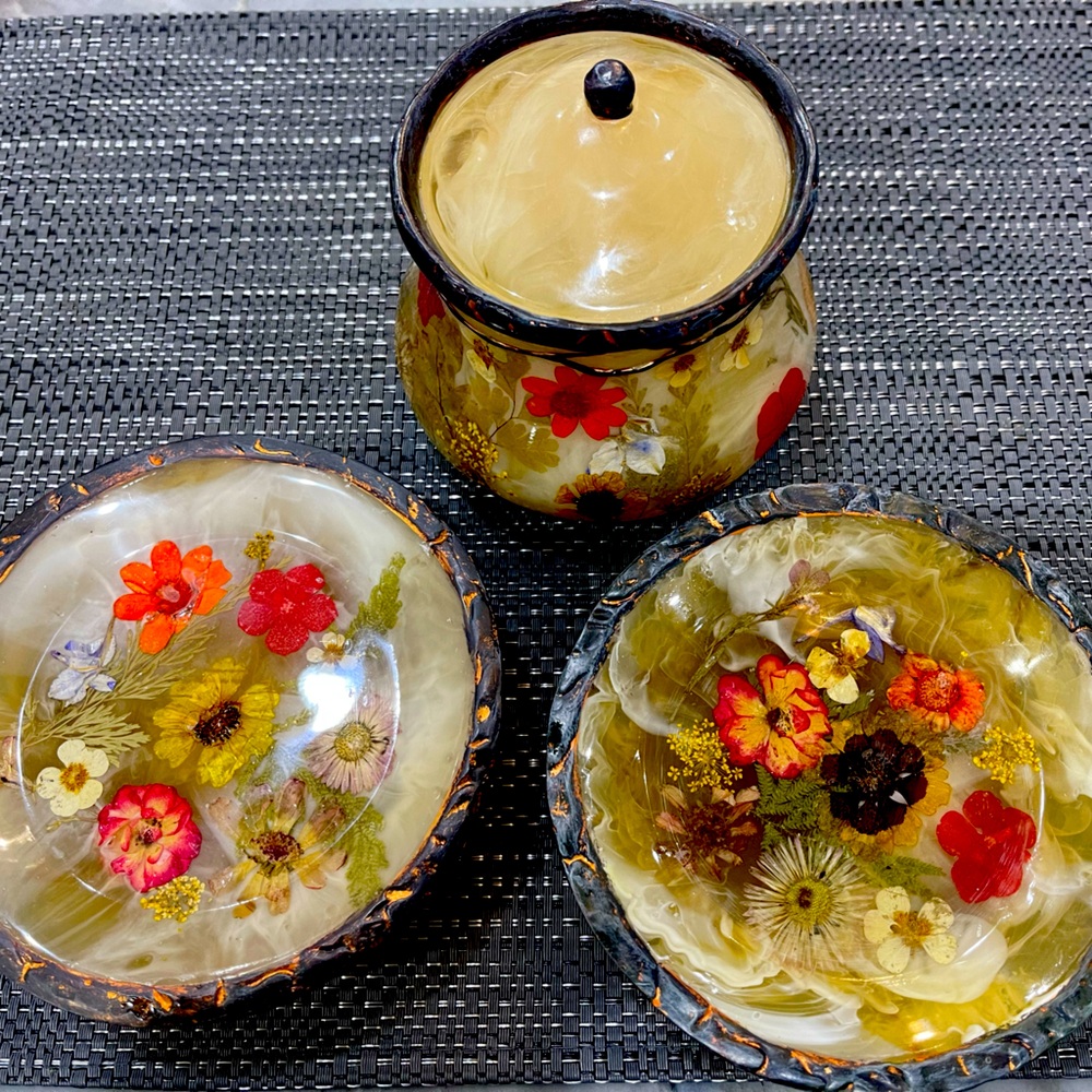 Covered Trinket Box & 2 Trinket Trays